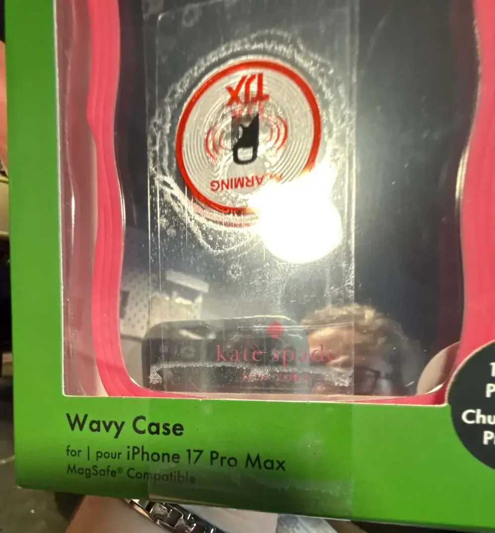 Kate Spade New York Wavy Case with MagSafe for iPhone 17 Pro Max Red